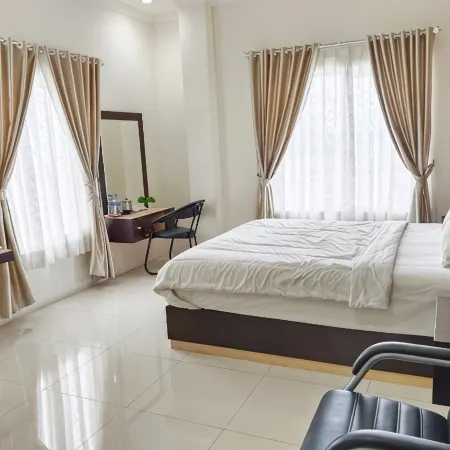 Khariz Hotel