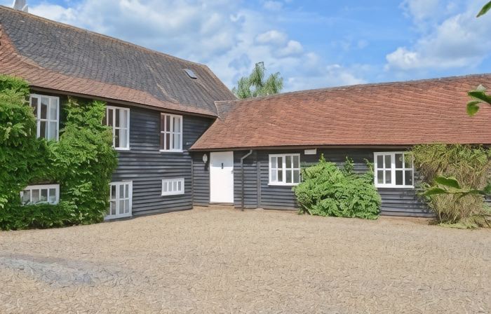 Priory Barn - ideal for large family groups. Sleeps 8/9 adults plus 3 children