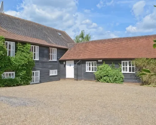 Priory Barn - ideal for large family groups. Sleeps 8/9 adults plus 3 children فنادق في تونبريدج