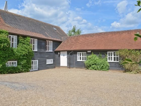 Priory Barn - ideal for large family groups. Sleeps 8/9 adults plus 3 children