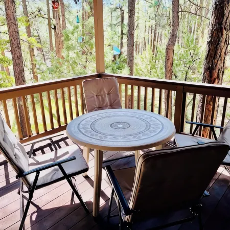 Escape to a world of Komfort in our Kozy 2 Bedroom 1 Bathroom Kabin
