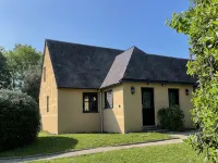 Cottage au Pied du lac au Duc, son Golf et sa Base Nautique 普洛埃梅勒酒店
