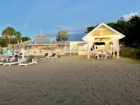 Waterfront 3-Bedroom Villa at Popular Chrishi Beach, Nevis with Everything! Hotels in Cliftons