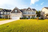 Spacious 5Br Retreat Near Fort Liberty & Hospitals