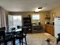 Chic Studio B w/private yard