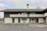 Newly Renovated 4BR / 4BA Pet-Friendly, Best Walking Location At Boyne Mountain - 4-Star