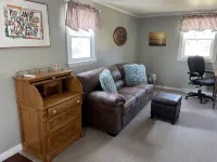 Private 1 bedroom, 2nd floor unit: deck, fire pit, space for boat & trailer - Homestays
