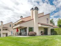 Luxury waterfront townhouse w/ sandy beach outside your patio door! WOW! Hotels in Chelan