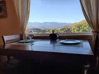 Gorgeous private suite in ranch home with full kitchen/laundry and Jacuzzi tub!