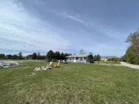 Cozy Lakefront Cottage - Gorgeous Views of Lake Huron!