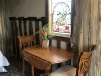 Cute Farmhouse Cottage - 2-Star