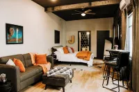 The 1935 Historic Alexander Hotel/ The Jackson Suite in Leitchfield, KY