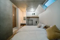 TOKYO CABIN