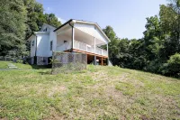 Charm of Crestview! 5-bedroom house in serene Knoxville! - Bungalows