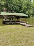 Peaceful getaway on the water