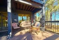 Beautiful, Huge Home on Golf Course and close to Ski Resort. Recently Renovated! - balcony