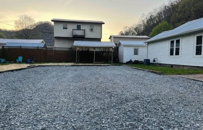 3 bedroom home quiet neighborhood close to trails
