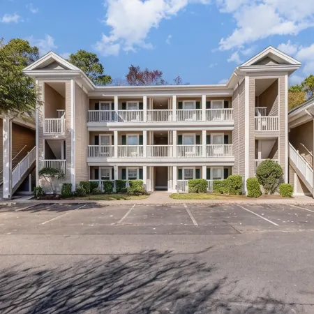 Newly Renovated 3bd/2ba condo located on True Blue Golf Club