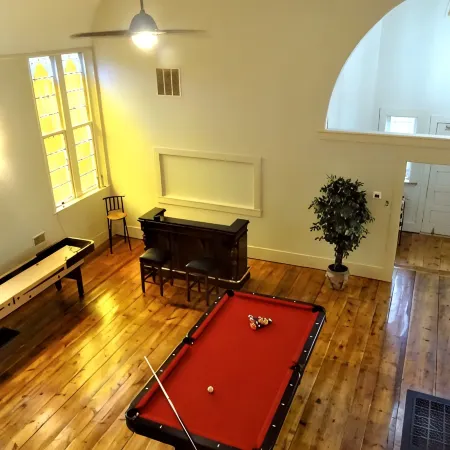 Converted 1830 Church - Newly Renovated For your Stay