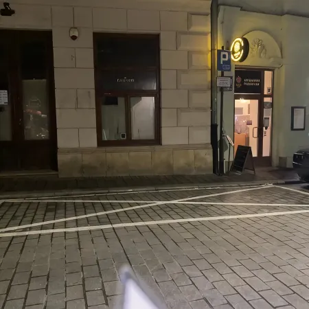 Wiślna Main Square Apartments Отели рядом с достопримечательностью «Галерея Яна Фейкиля»