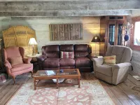 Red Fox Ridge Cabin Retreat - No Cleaning Fee. Relax and unwind Hotels in Pendleton County