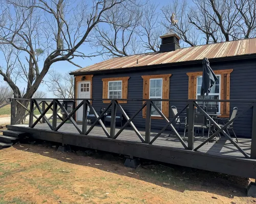 The Prairie House at the Winery - CC Farms Hotels in Stephens County