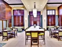Hampton Inn & Suites by Hilton West Sacramento - 2-Star