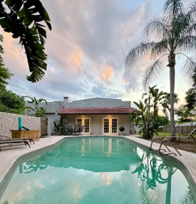 Casa Antigua: Historic Villa with POOL & FIRE-PIT - Wifi