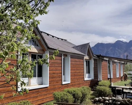 Queens Lakehouse Hotel a Srinagar