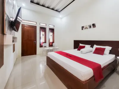 RedDoorz at Pondok Zalfa Pangandaran Hotels in 