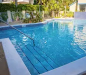 2023 Renovated The Retreat 17 Oceanview ground floor condo steps to ocean/beach - Uima-altaat