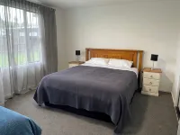 Spacious, modern, centrally located house. - Wifi