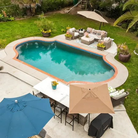 Luxury Coastal Retreat-PrivatePool, Spa & Yard-Dog-Friendly-5 Min to Beach
