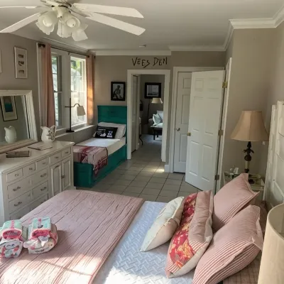 Josephine's on the Bay Bed and Breakfast Hotels near Nantasket Beach