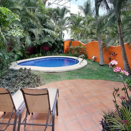 Casa Tortuga 2BR/1BA apt., private pool, patio&garden, parking.