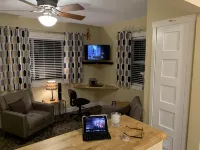 Cottage11: 2 Bedroom-3 Beds. Laundry, Sleeps 6.  Park Right at Your Entry Door.