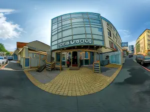 Unique Boutique