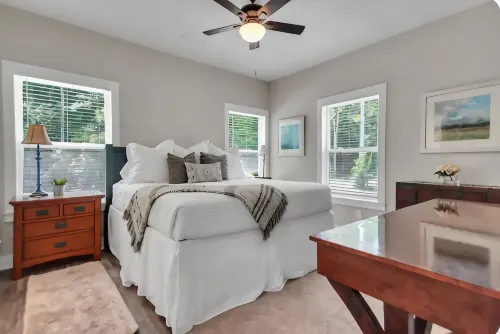 Charming 3-bedroom house with WiFi, fitness room on Gated property - Wifi