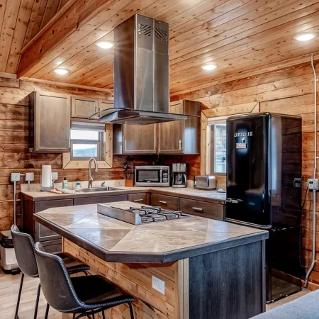 Lakeshore Lodging