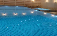 Halogen Hotel Merauke - piscina