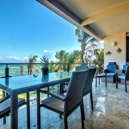 Create Unforgettable Memories in Your Beachfront Escape with Stunning Views!