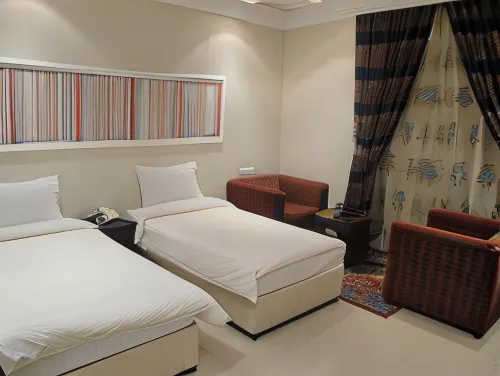 Marina Royal Hotel Suites - 3-Star