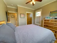 Bracken Bungalow - Cozy retreat a short stroll from downtown Brevard Hotels in Brevard