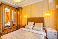Golden Hotel