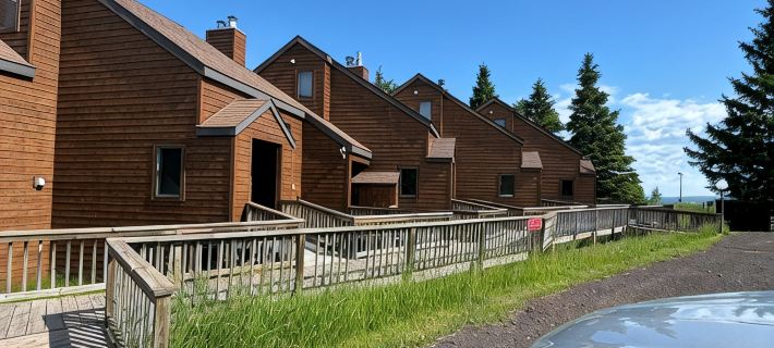 Modern Family Style Getaway -Wakefield UP House for up to 8! Hotels in Gogebic County