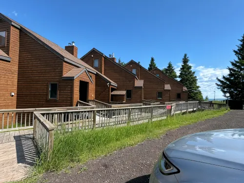 Modern Family Style Getaway -Wakefield UP House for up to 8!