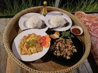 นอกชานมีนารีสอร์ท Nok Chan Mee Na - พร้อมอาหารเช้า