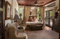 Luxury 250' long Beachfront-Pool,Horse Fountain, Snorkeling, Volleyball & Chef! -  Privatzimmer