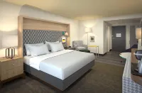 Holiday Inn SELMA-SWANCOURT by IHG - parking