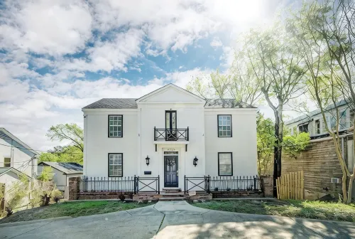 Fondren: “A Divine Destination” - 3-Star